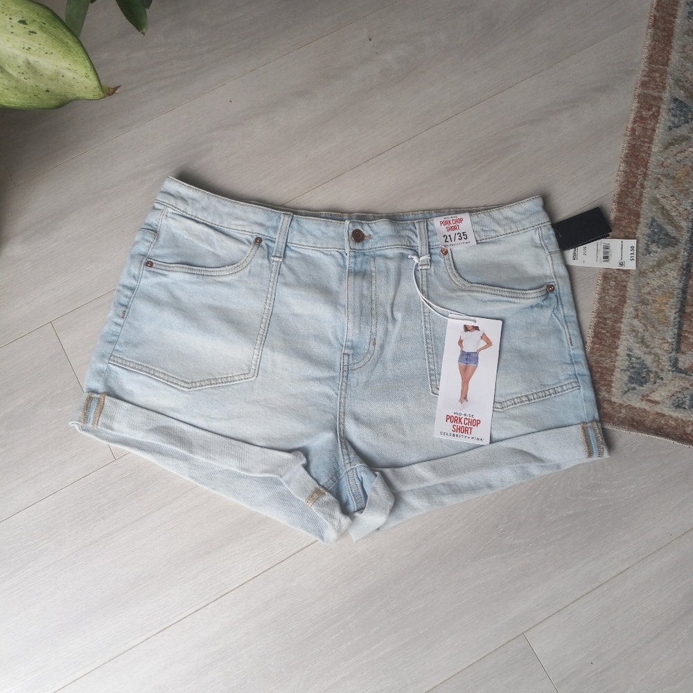 Celebrity Pink Mid-Rise Pork Chop Shorts, Sz 21 NWT